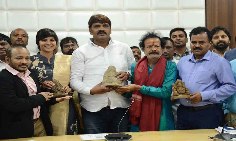 Mayors call to use only clay idols of Ganesha