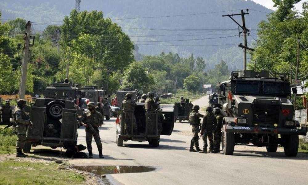 Kashmir Crisis: Ahead Of Eid, phone and internet service partially restored