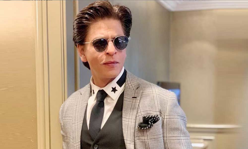 Watch: Australian fans go crazy over SRKs moves