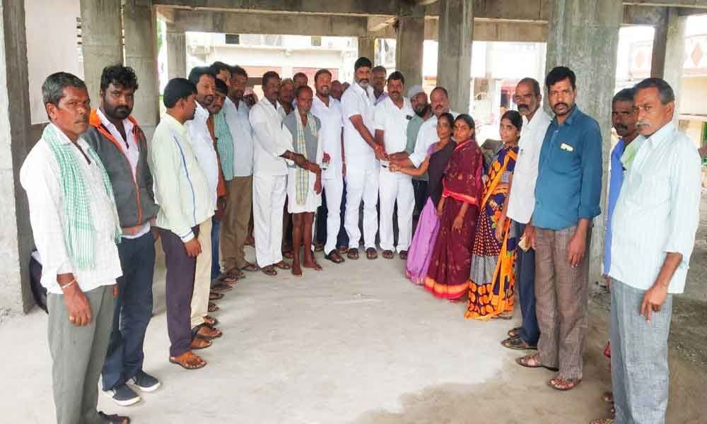 Disabled persons get TSRTC bus passes