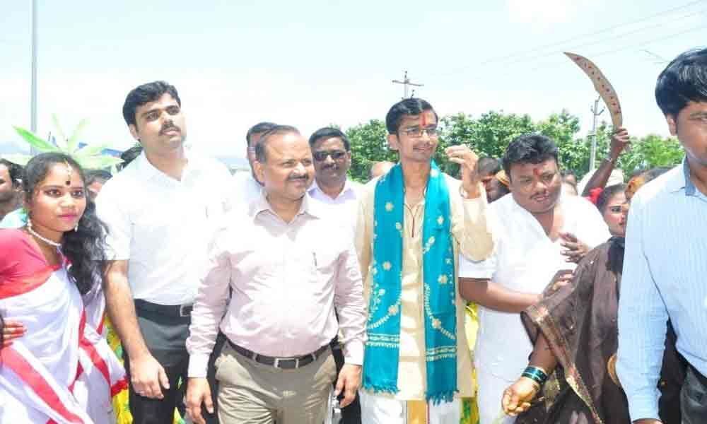 Collector stresses on the need to uplift tribes