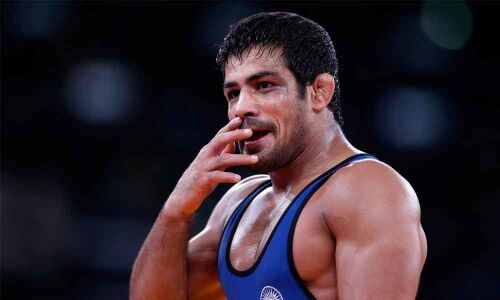 Sushil suffers crushing defeat on return