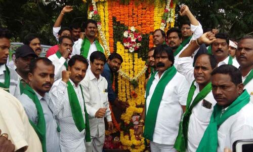 KCR govt urged to hold tribal day fete