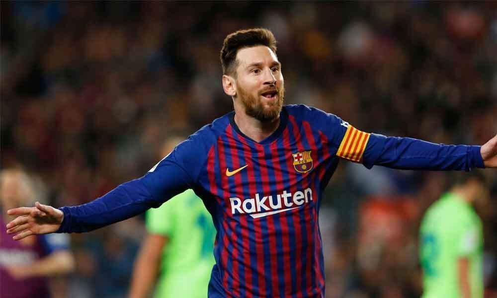 Messi beats Ronaldo to UEFAs Goal of Season award