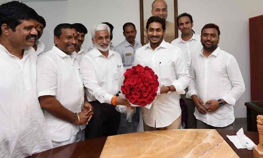Jagan Mohan Reddy inaugurates party central office