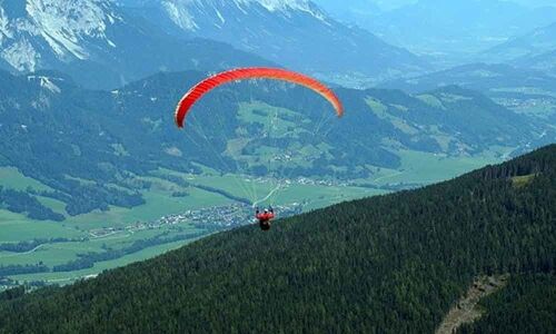 Parachute crash kills Hyderabad doctor in Kulu