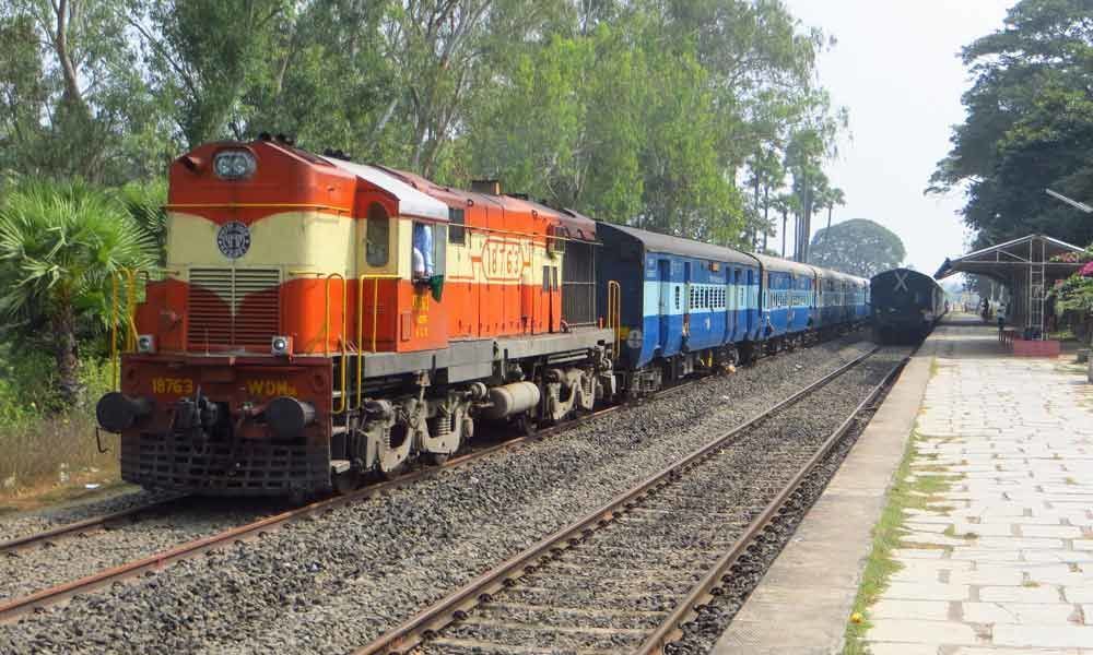 15 trains delayed due to snag at Okhla station