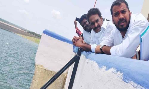Minister discusses with MLA on water release