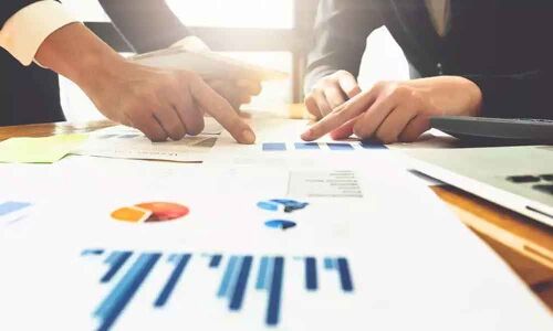 Nominal gains but mkts still under bearish grip