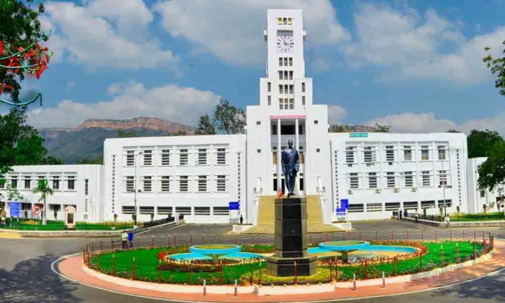 Tirupati: Girl students face hardships due to hostel rooms shortage at SVU