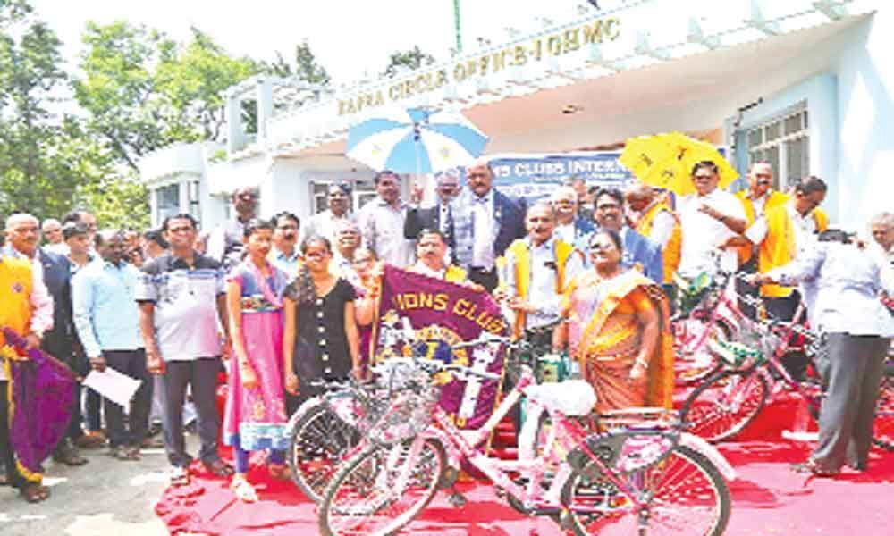 Cycles distributed to poor girls