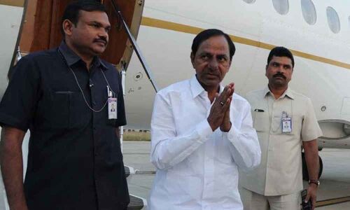 AP Ministers welcome CM KCR at Renigunta airport