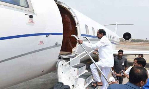 KCR leaves for Kanchipuram
