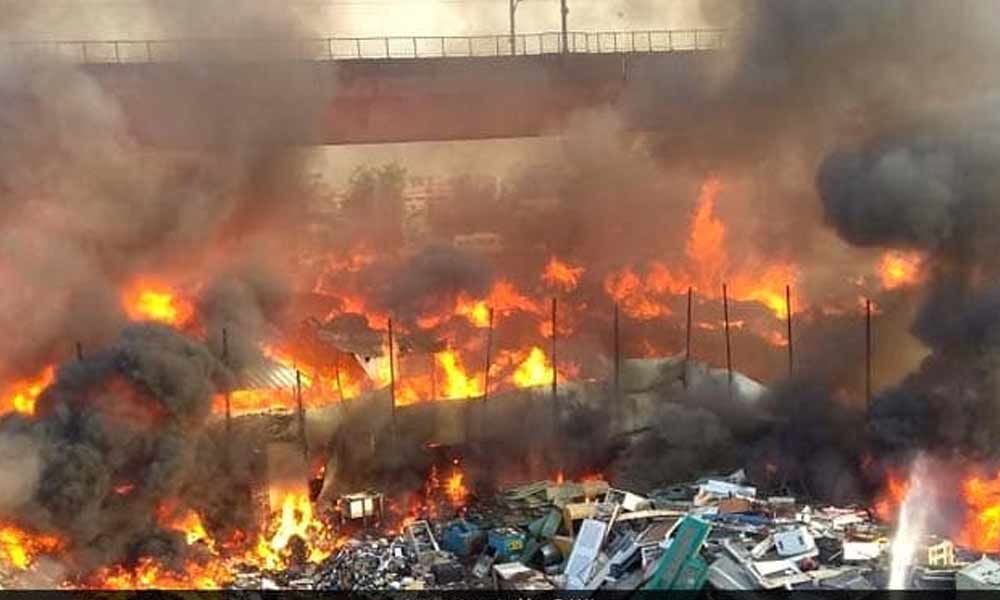 Massive fire at Delhi market