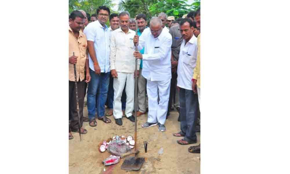 Singireddy calls for hoi polloi participation in Haritha Haram in Wanaparthy