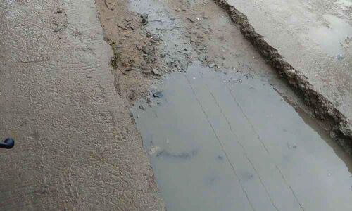 Bad roads irk commuters