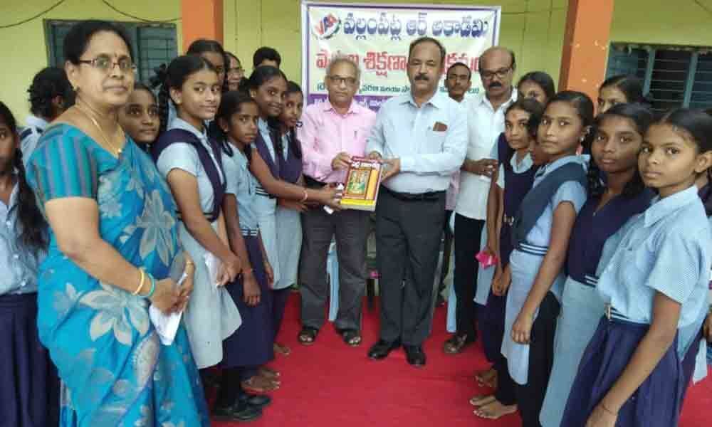 Students trained for Independence Day  fete in Warangal