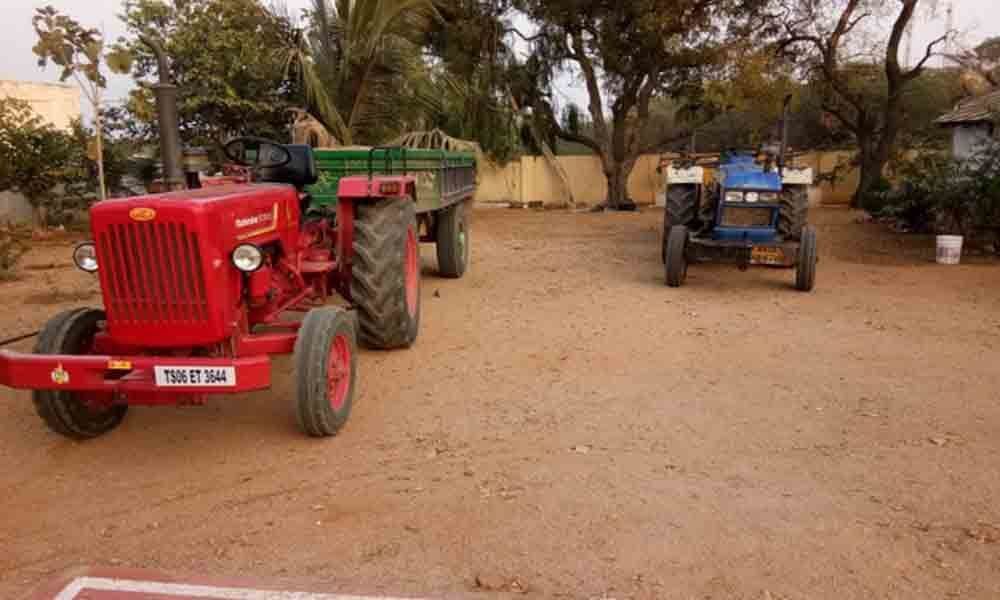 2 illegal sand tractors seized in Kamareddy
