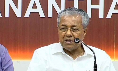 Kerala to give Rs 10,000 to each flood affected family