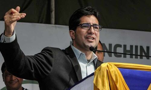 Shah Faesal stopped at Delhi airport, sent to Srinagar