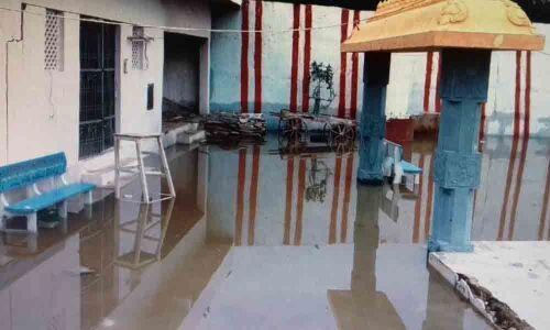 Devotees have tough time as floodwater enters Mattapally temple