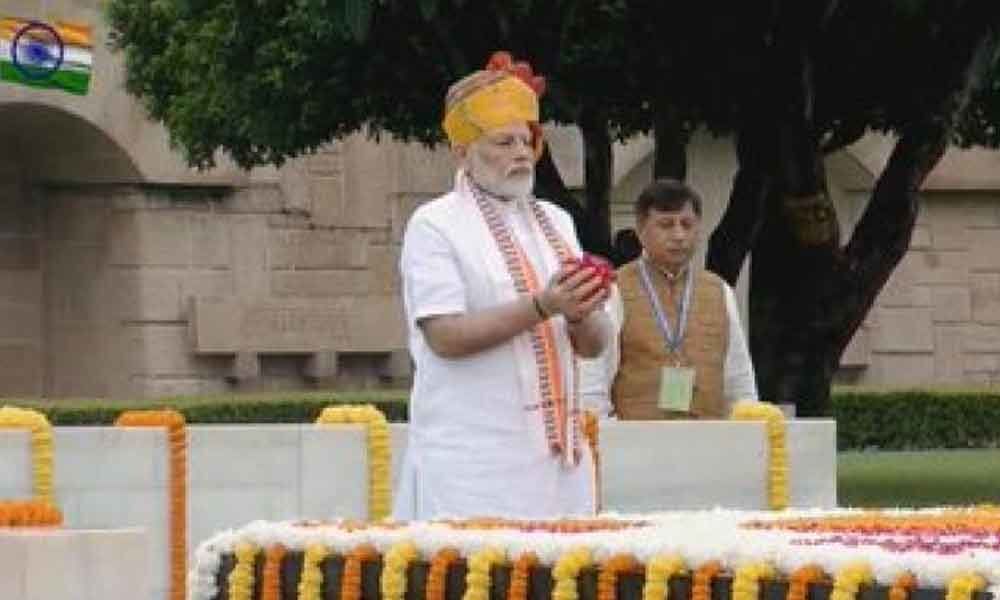 PM Modi pays homage to Mahatma Gandhi at Rajghat on Independence Day