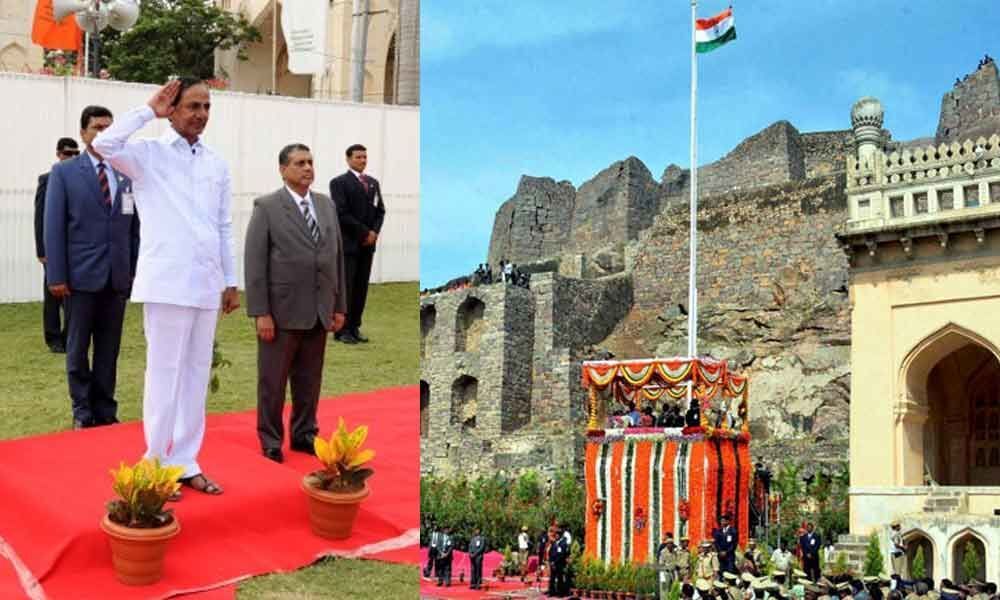 Telangana CM KCR unfurls national flag at Golconda Fort