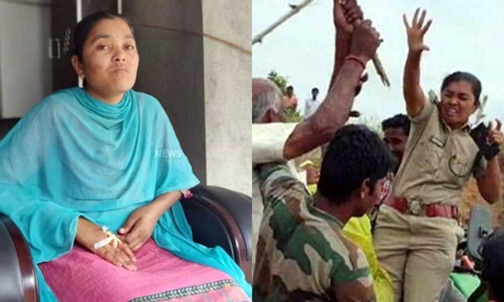 Telangana FRO Anitha who was attacked in Kagaznagar receives gold medal