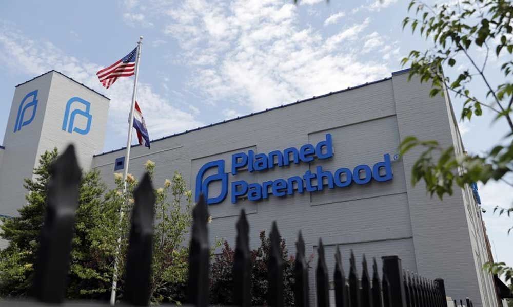 Planned Parenthood sets exit from family planning program