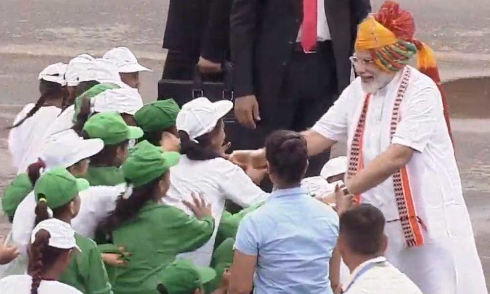Girl students make huge Naya Bharat formation in front of PM Modi at Red Fort