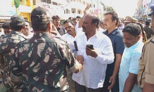 Tension between YSRCP and TDP in flag hoisting at Chirala