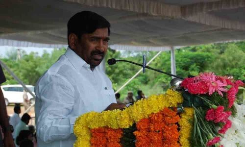 TRS leaders boast of welfare schemes at Independence  Day celebrations