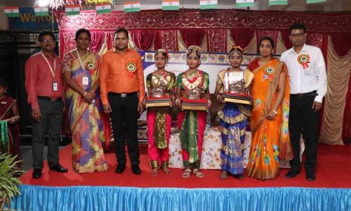 Khammam: Triveni School felicitates students on Independence Day