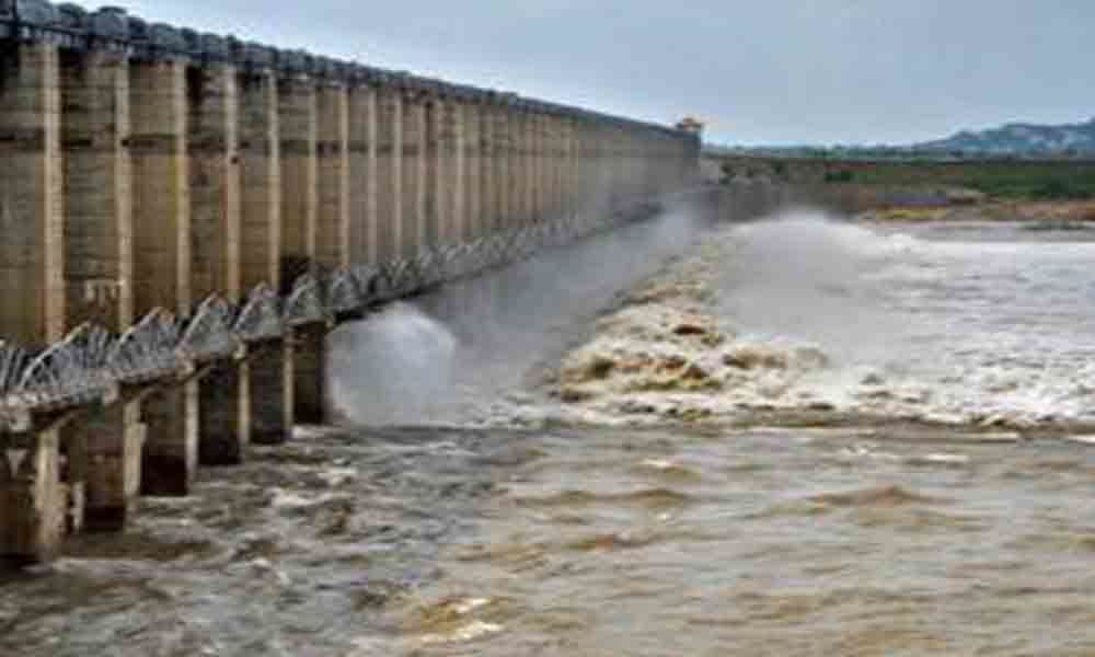 Farmers protest demanding water to last Ayacut under Jurala project in Wanaparthy