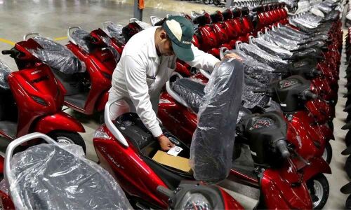 More auto cos announce partial production shut down