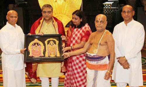 SC Judge offers prayers at Tirumala