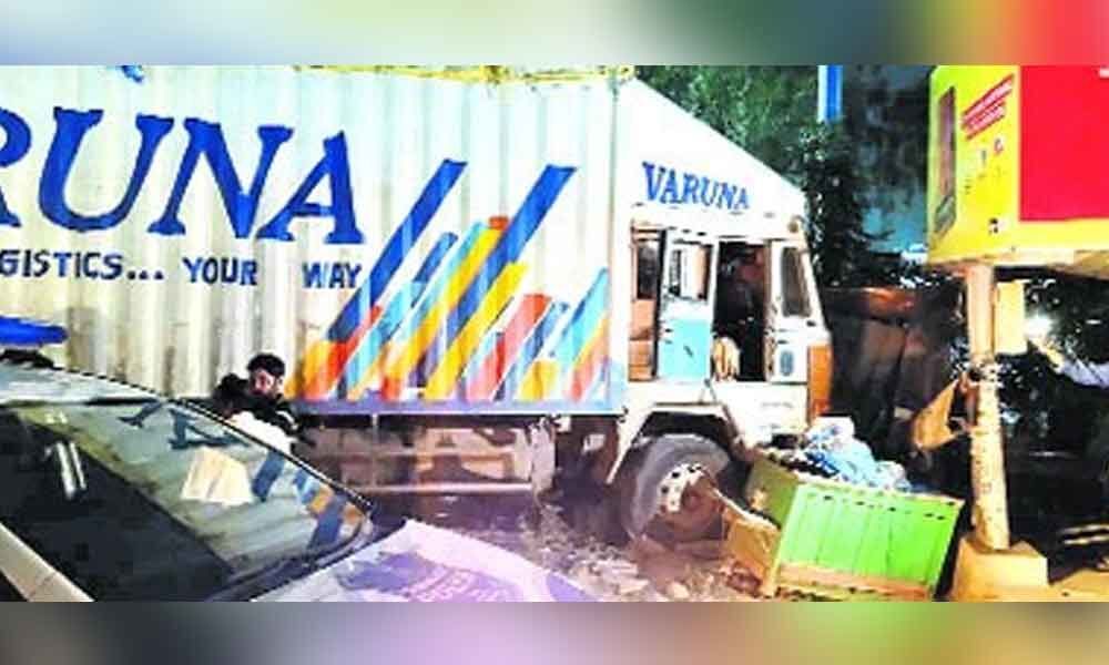 Lorry rams into tea stall in Hyderabad after brake failure, no casualties