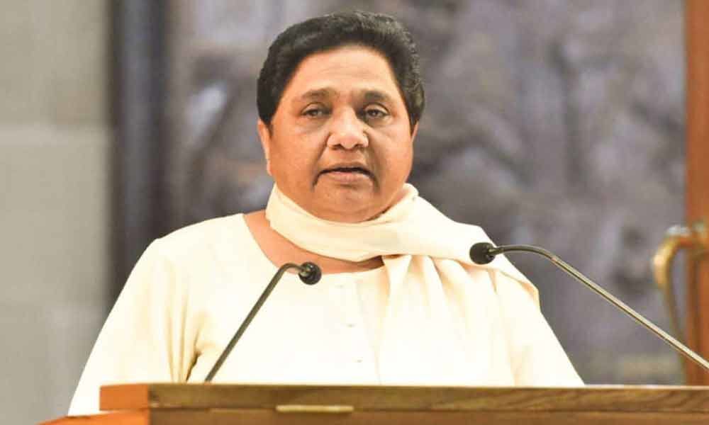 Mayawati visits AIIMS to enquire about Jaitleys health