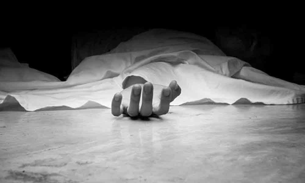 Man slits wifes throat and attempts suicide in Jagtial