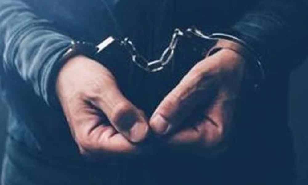 Fake vigilance officer held, police recover Rs 37,000 cash