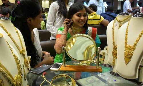 Gold may surge to Rs 40,000 per 10 gram by Diwali