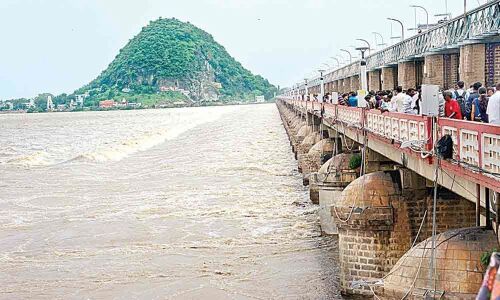 Srisailam, Sagar continue to receive steady inflows