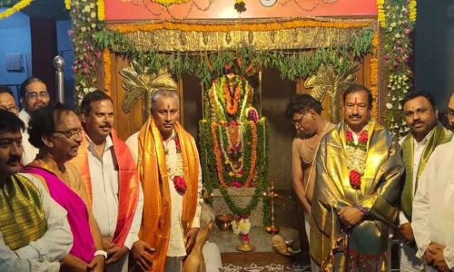 Bethi Subhash Reddy takes part in Rathotsavam