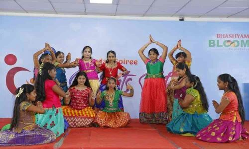 Parents feted at Bhashyam Blooms in Guntur