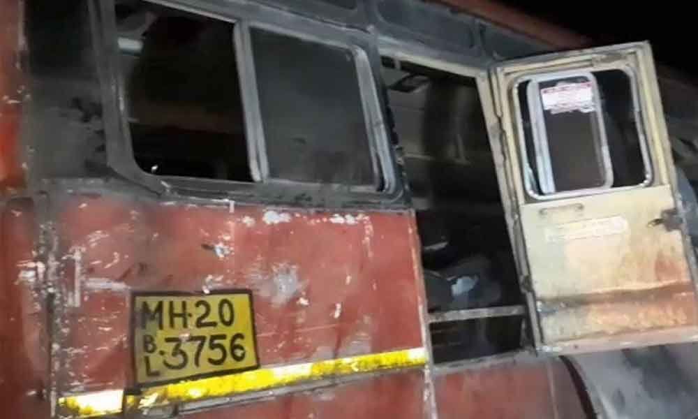 13 killed after bus rams into container in Maharashtra