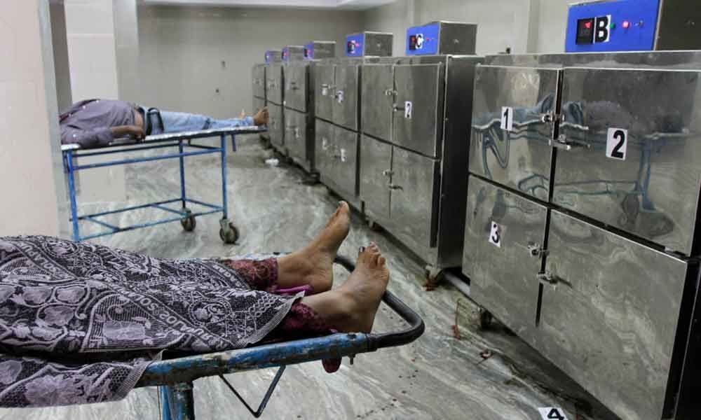 Bodies of Teens Kept in Rock Salt at Morgue in Maharashtra Hospital to Bring Them Back to Life