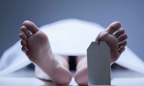 Watch mans wife dies after falling from a building in Kukatpally