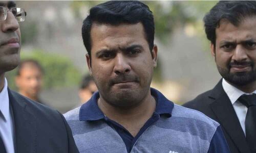 Sharjeel says sorry in bid to resurrect Pak career