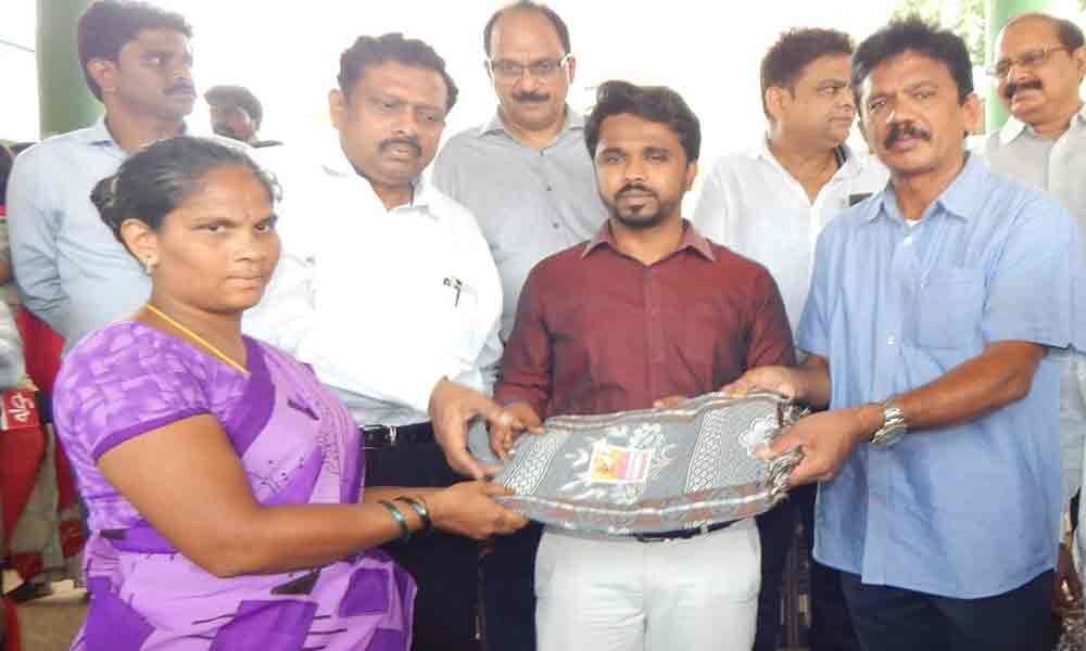 Bed sheets donated to flood victims: Commissioner P Venkatesh