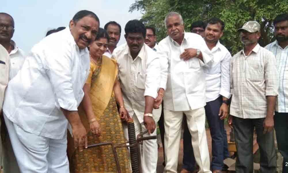Irrigation waters to Vemsoor mandal released in Sathupalli